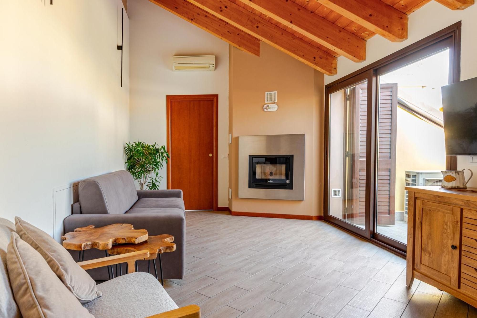 Apartment Cotton Flower} Attico 15 Minuti Da Malpensa Mxp Busto Arsizio